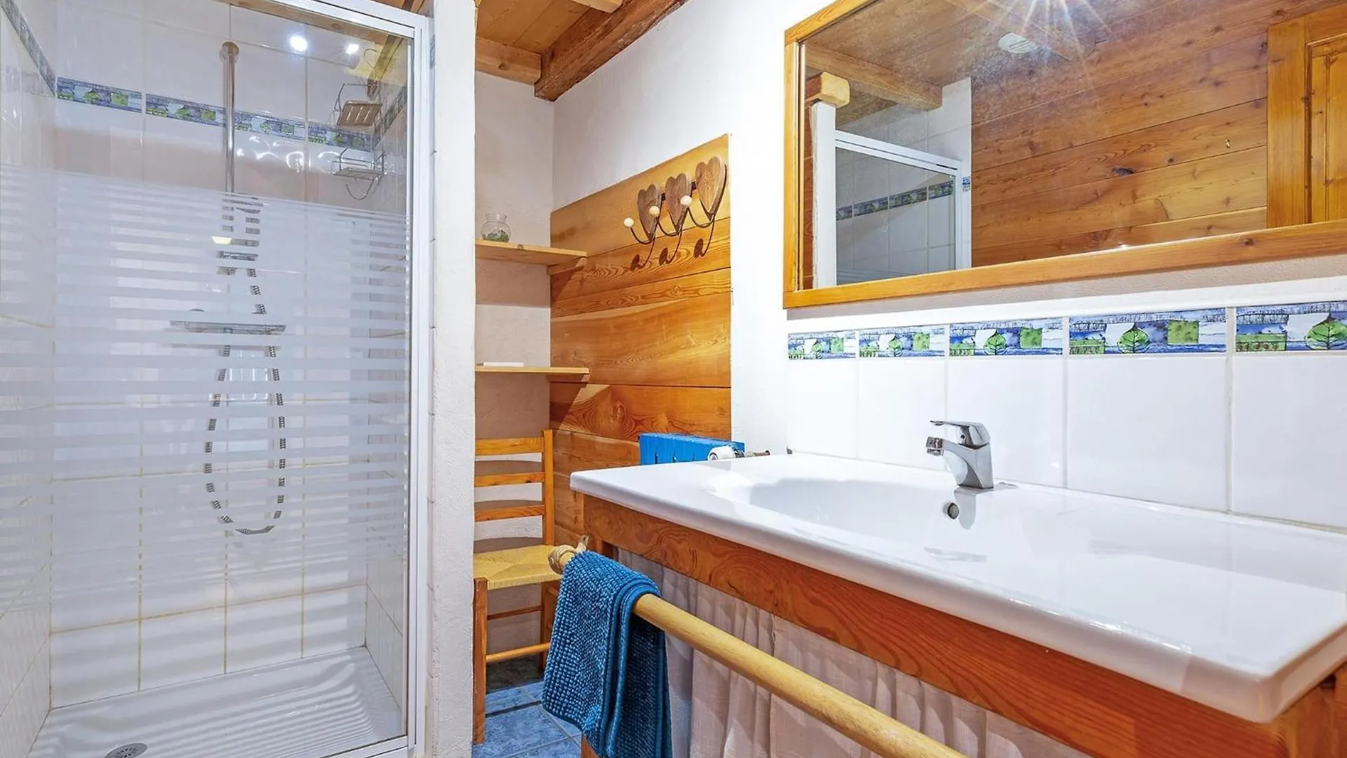 Superb Savoyard Traditional Chalet Located 500 M From The Slopes Peisey-Nancroix