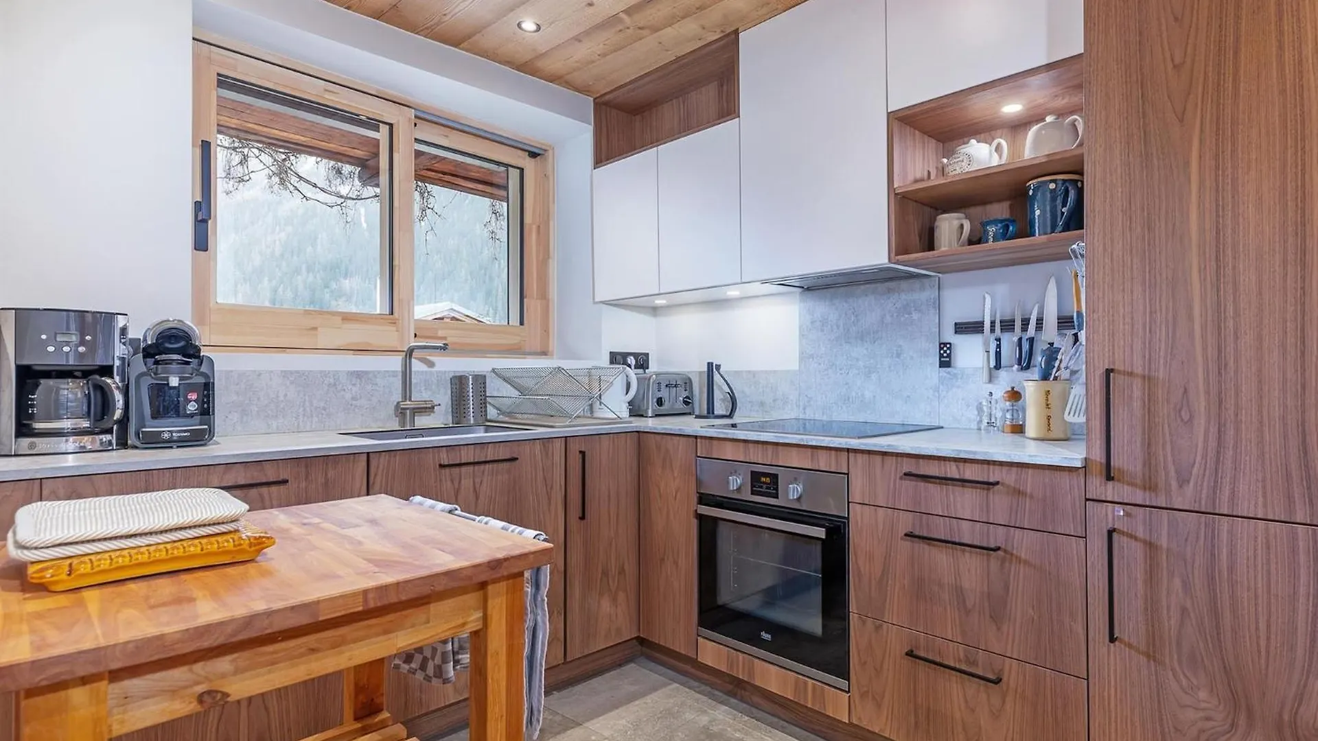 Superb Savoyard Traditional Chalet Located 500 M From The Slopes Peisey-Nancroix