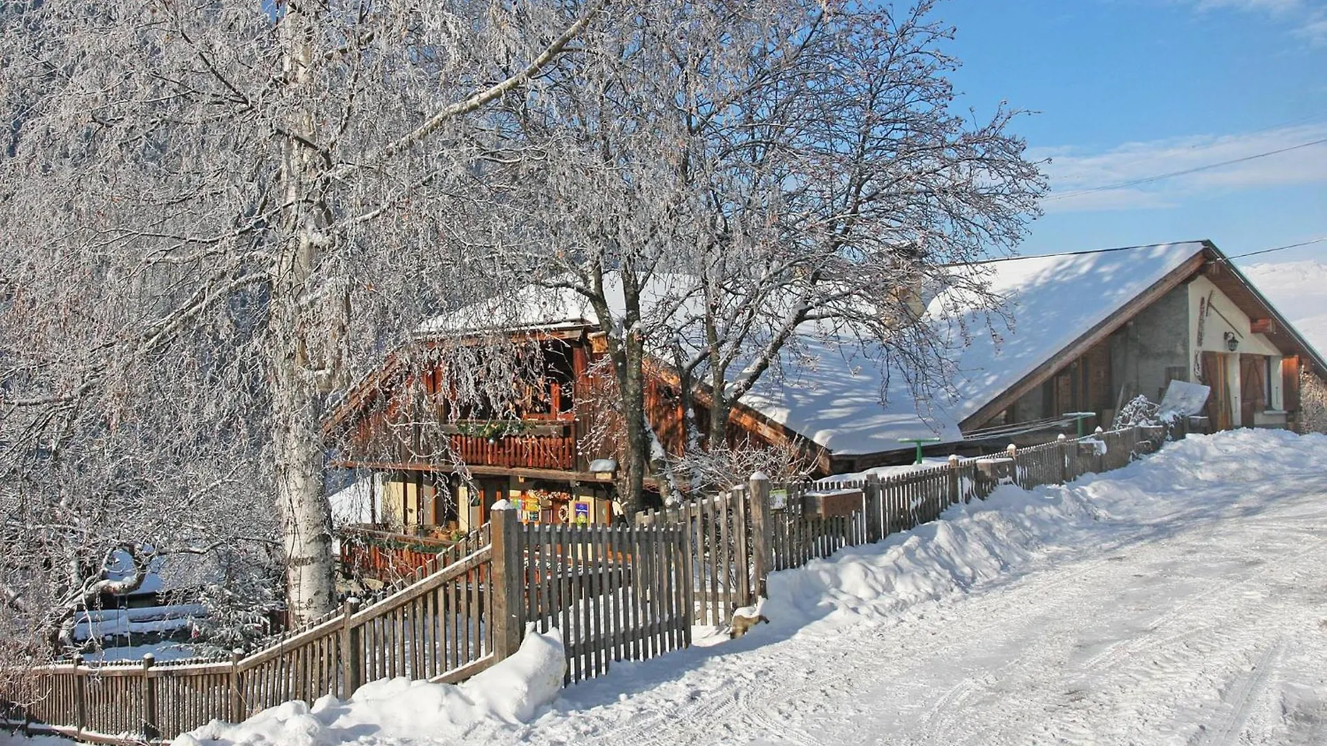 Superb Savoyard Traditional Chalet Located 500 M From The Slopes Peisey-Nancroix France