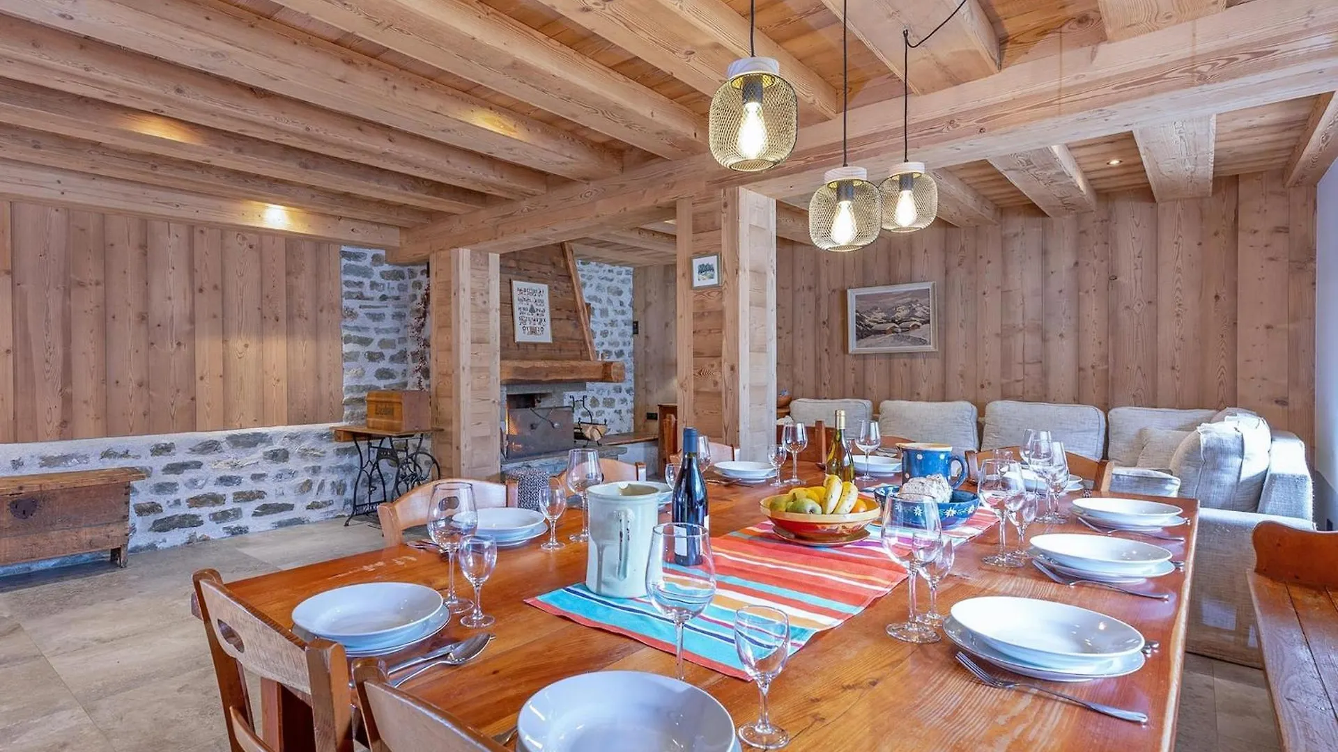 Superb Savoyard Traditional Chalet Located 500 M From The Slopes Peisey-Nancroix