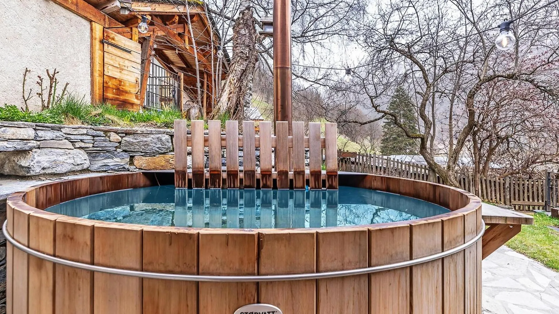 Superb Savoyard Traditional Chalet Located 500 M From The Slopes Peisey-Nancroix