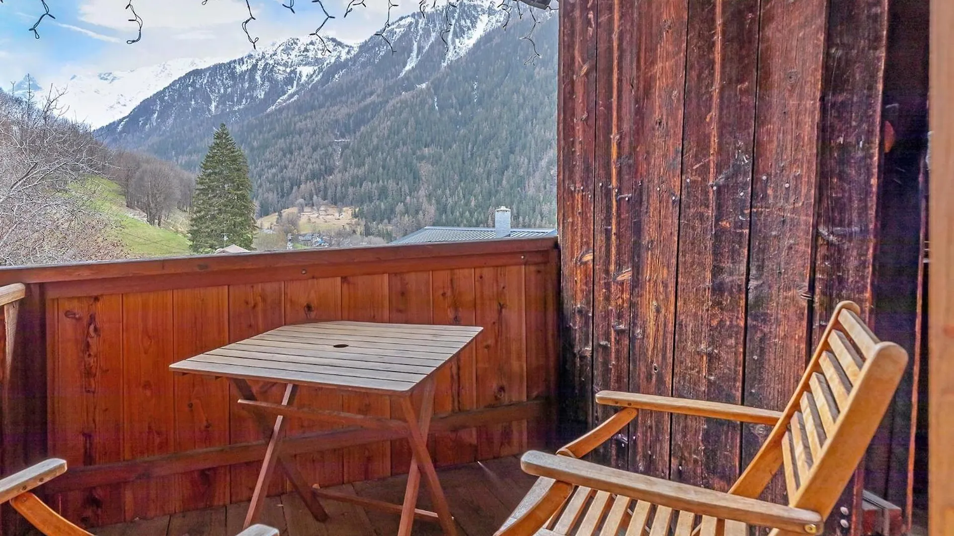 Superb Savoyard Traditional Chalet Located 500 M From The Slopes Peisey-Nancroix France